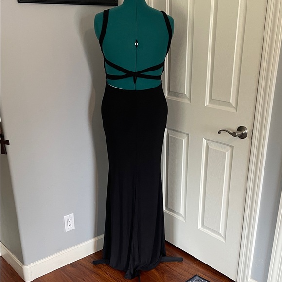 Windsor Black Sleeveless dress - Picture 11 of 12